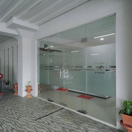 Urbanview Hotel Bari Syariah Palembang By Reddoorz Exterior photo